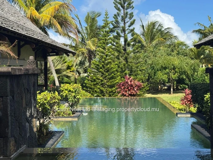 Exceptional villa in the heart of a private estate