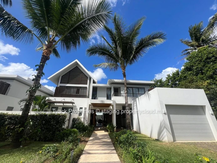 IRS 4-Bedroom Villa for Sale – Mont Choisy, Mauritius