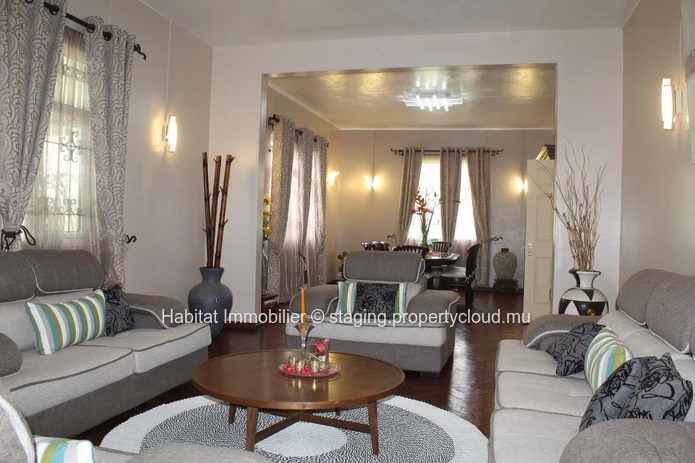 FOR SALE - Unfurnished single storey house of 464 m2 in Gentilly in Moka.