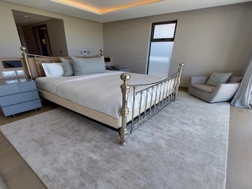 5 Bedroom Villa