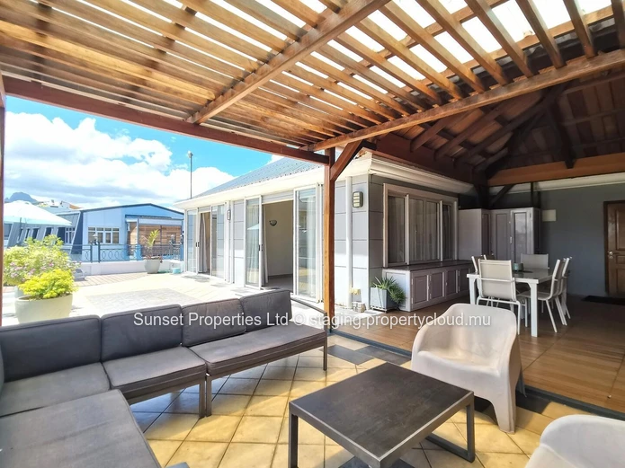  Penthouse | 3 Bedrooms | Large Terrace