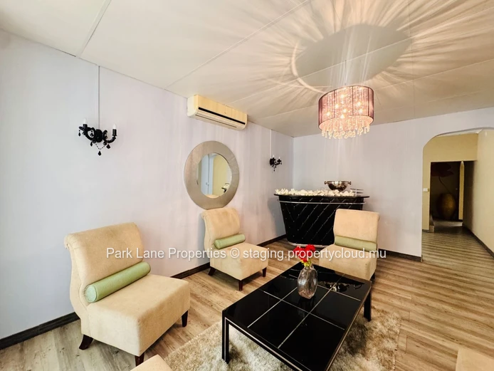 Maison familale agréable avec terrasse spacieuse et jaccuzzi