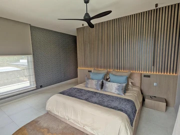 5 Bedroom Villa