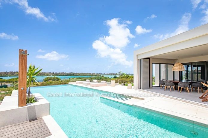 For sale a master villa on the water in Mauritius