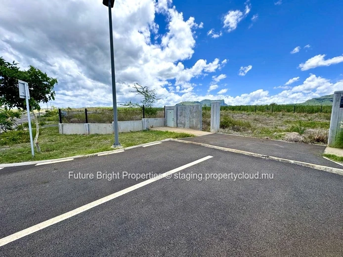Offre Exclusive : Terrain Exceptionnel à Magenta Parkside, Cascavelle (Mandat exclusif)