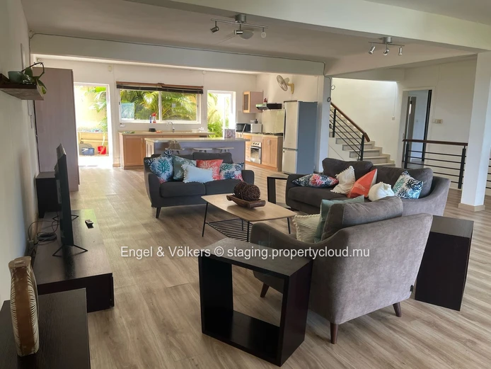 For Sale: Stunning 4-Bedroom Apartment with Magnificent Sea Views