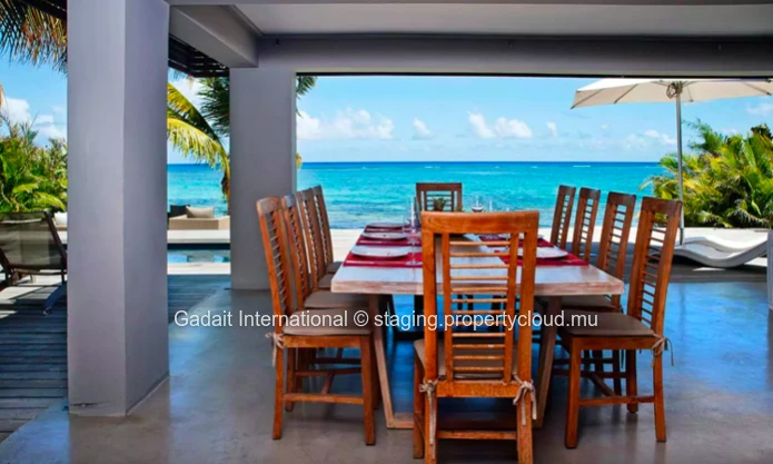 Modern Beachfront Villa for Short-Term Rent in Pereybere