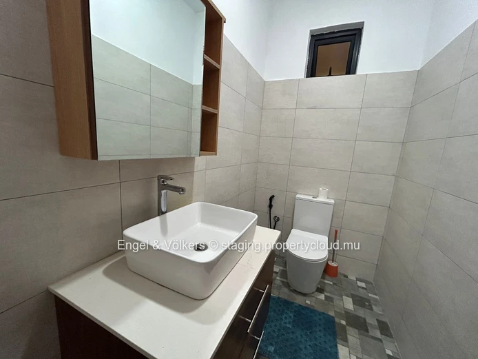 Charming 3-Bedroom House for Rent in Pereybere – Private Pool & Ideal Location