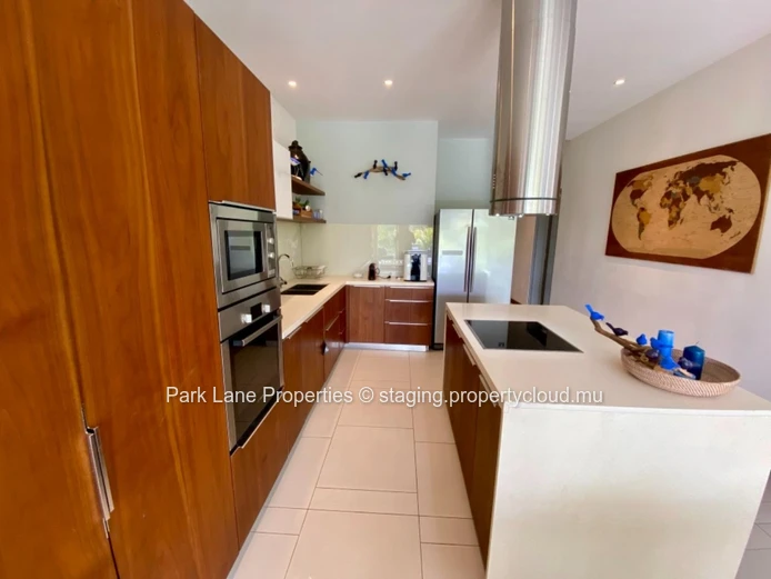 Bel appartement moderne pieds dans l'eau