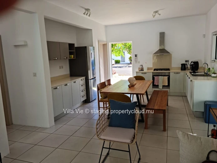 Péreybère - Charming 3 bedroom duplex with private pool