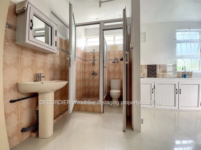 Large house composed of 4 apartments (Sole Mandate)