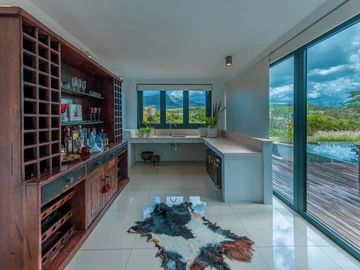 5 Bedroom Villa