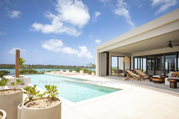 Villa d’exception avec vue panoramique sur le lagon, à vendre dans l’Est de l’île Maurice.
