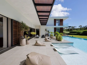 4 Bedroom Villa