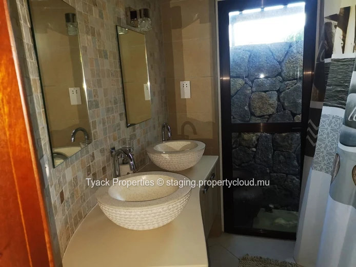 RES Villa for Sale in Pointe aux Piments – 3-Bedroom Ensuite