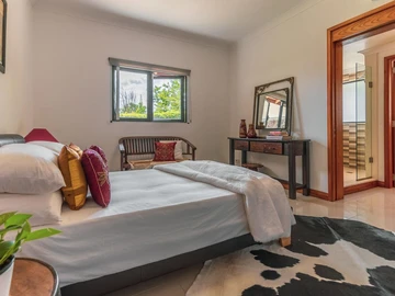 5 Bedroom Villa