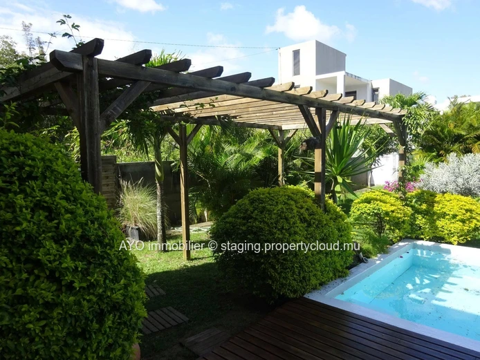 Maison de 4 chambres avec piscine et jardin