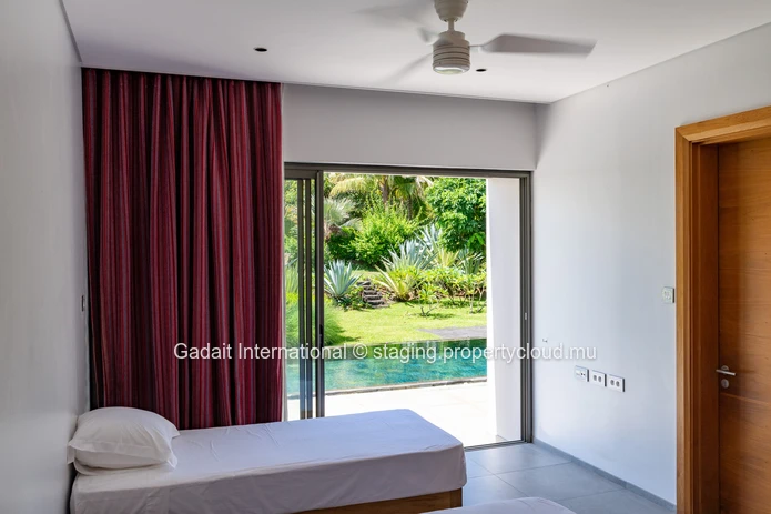 Exceptional villa with pool for sale - A gem of a property in the heart of Beau Champ