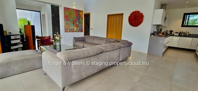 Secluded Island Lifestyle: Spacious Villa with Scenic Mountain Views