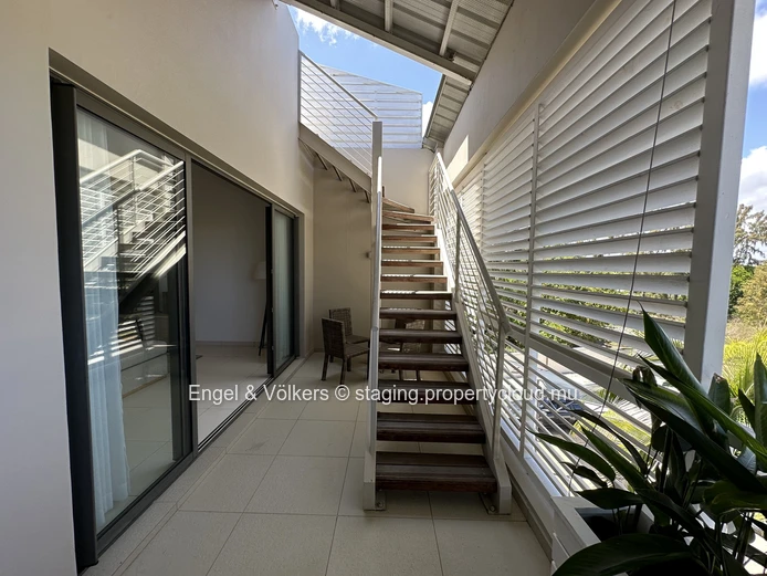 Penthouse Perfection with Rooftop Terrace in Pereybere