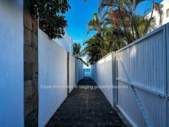 Splendide Villa en Résidence Sécurisée avec Accès Direct à la Mer à Pointe aux Canonniers