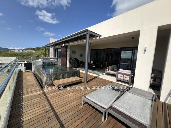 Penthouse de 3 Chambres sur les Pentes de La Tourelle avec Vues Panoramiques sur la Côte et les Montagnes