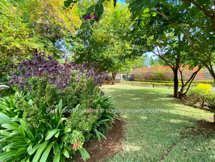 In Tamarin, high standard living in gated estate