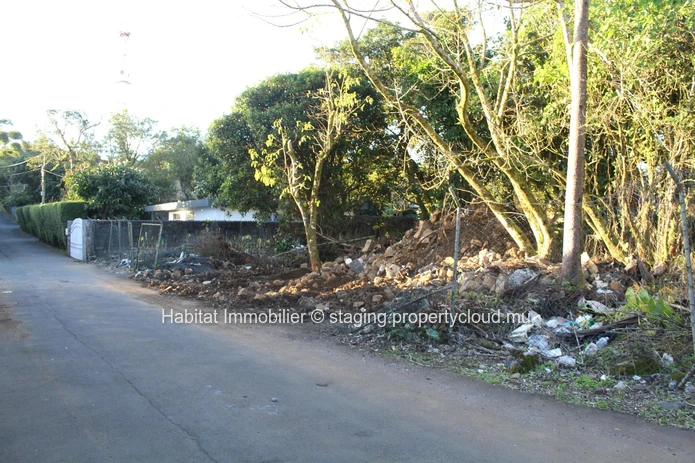 For sale - Beautiful residential plot of land of 265 toises at Lees Street in Curepipe,