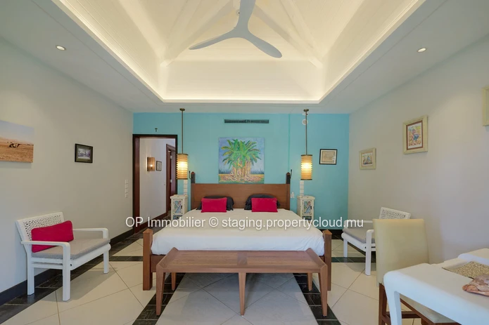 Luxury Villas with Private Pool and Sea Access in Albion - 270m² Living Area - 1.719m² Land - Fully Furnished - €1.6M
