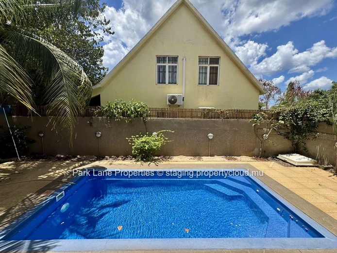 Family home with private pool