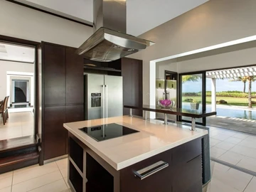5 Bedroom Villa